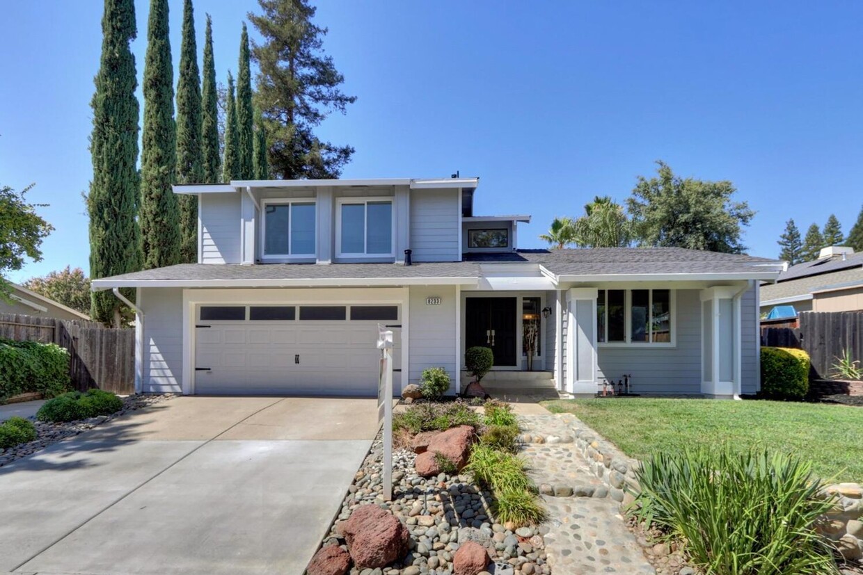 Primary Photo - 4 BEDROOM HOME AVAILABLE IN ORANGEVALE!