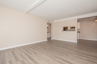 Building Photo - Raintree Apartment Homes