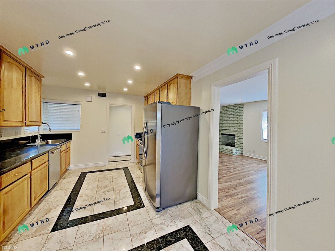 Foto principal - 4910 Elmwood Dr