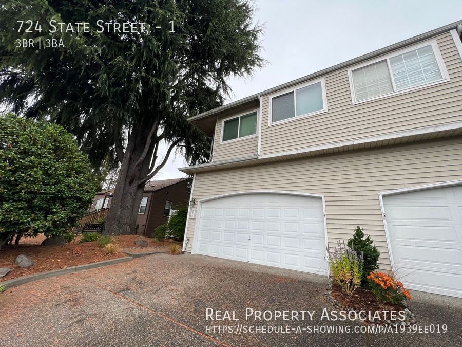 Foto principal - 3 Bedroom Townhome in Kirkland