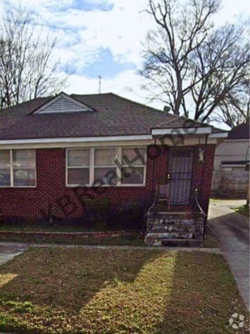 Building Photo - 824 Maury St