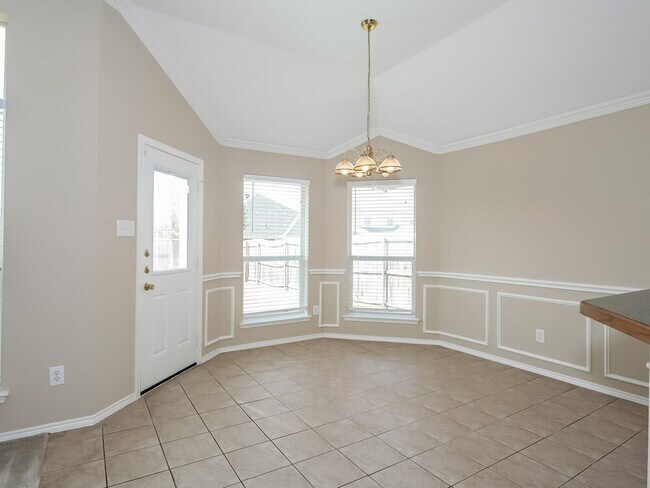 Foto del edificio - 4504 Emerald Leaf Dr