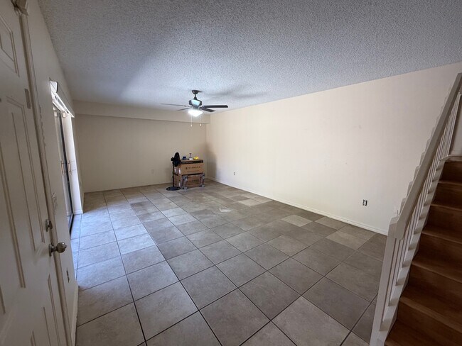 Foto del edificio - 5381 Elm Ct