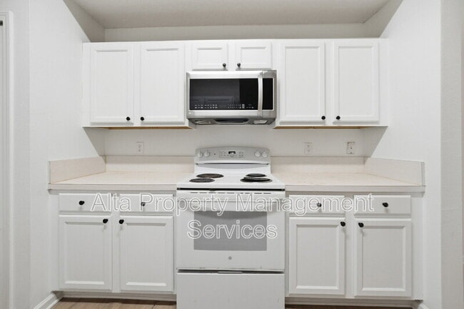 Building Photo - 6081 Maggies Cir