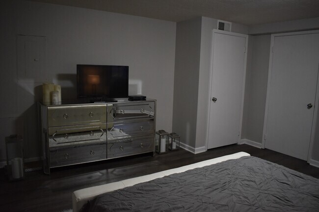 Foto del edificio - 610 River Rouge Dr, Unit A