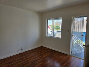 Building Photo - 1216 S Glendale Ave