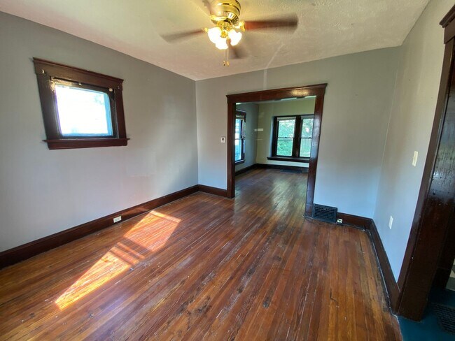 Foto del edificio - ? Comfortable 3-Bedroom, 1.5-Bathroom Home...