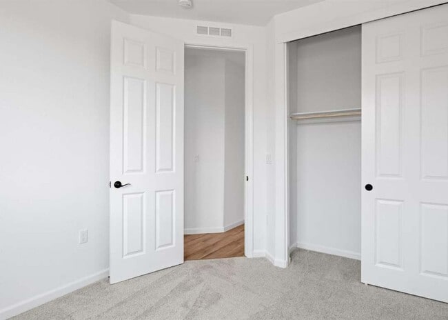 Building Photo - 1083 Camomile Dr