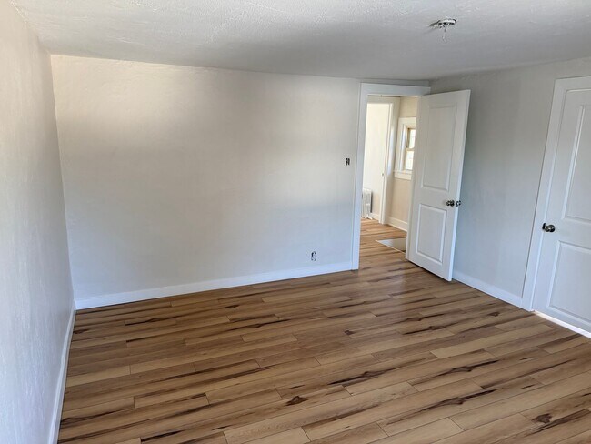 Foto del edificio - 1926 Shore Rd