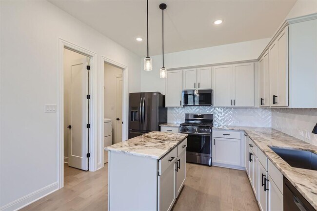 Foto del edificio - 1716 Garrett Oaks Ln