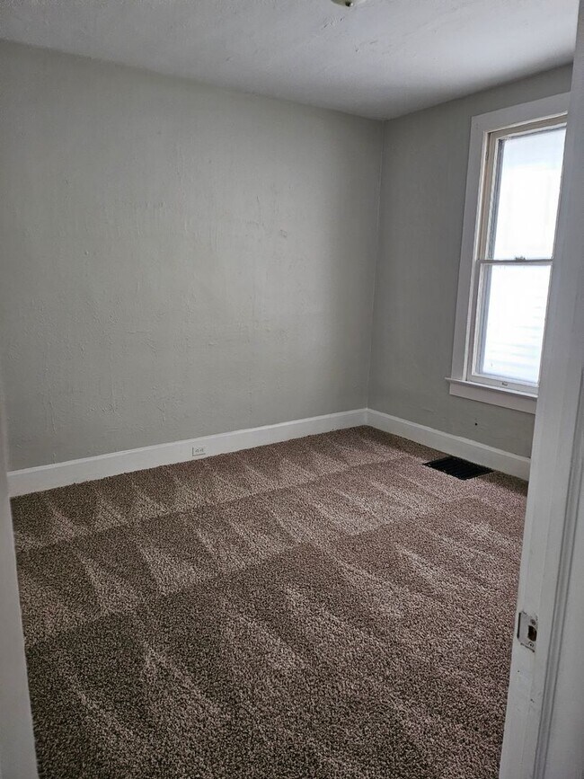 Foto del edificio - Remodeled 2 Bed house Available Now