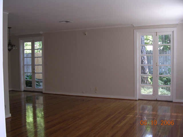 Building Photo - 1527 Johanna Dr