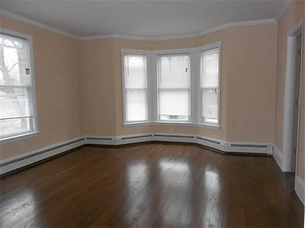 Building Photo - 48 Alpine St
