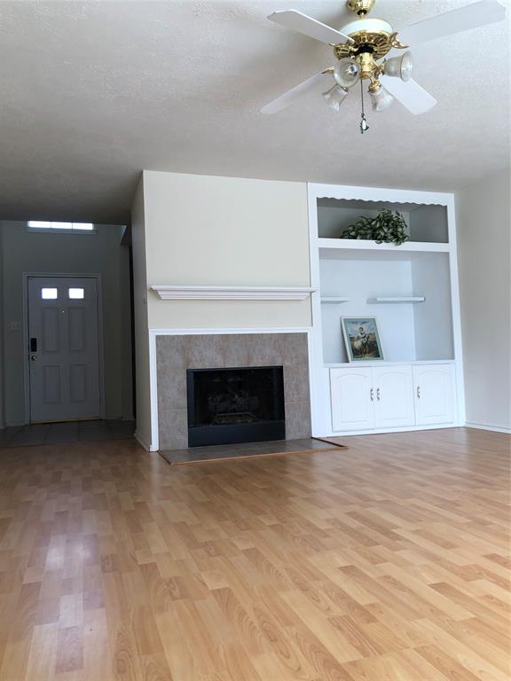 Foto del edificio - 22522 Holly Lake Dr