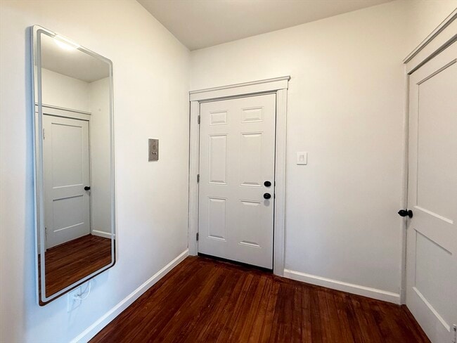 Building Photo - 108 Washington St