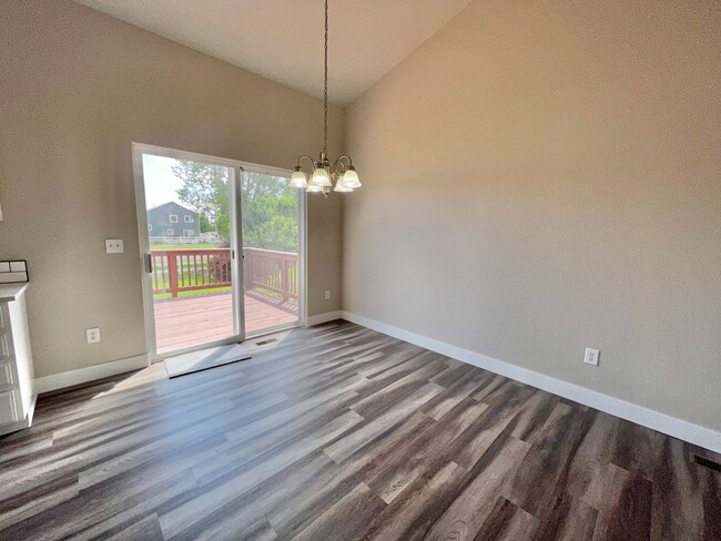 Building Photo - Beautifully updated home in SE Loveland