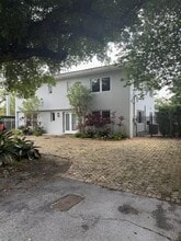 Building Photo - 4805 University Dr