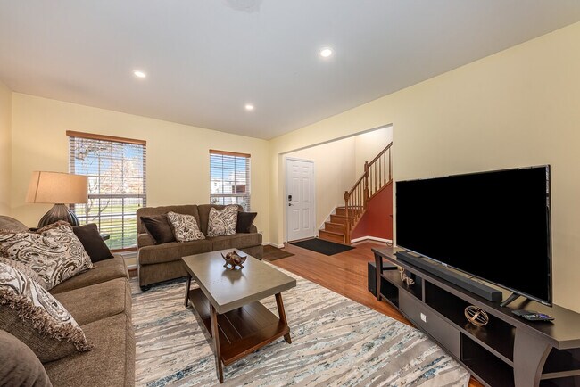 Foto del edificio - 2484 Warm Springs Ln