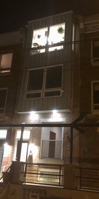 Front of building - 526 N 31st St