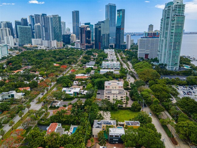 Building Photo - 1884 Brickell Ave