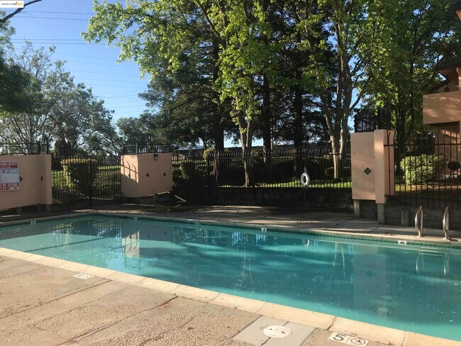 Foto del edificio - 2270 Renwick Ln