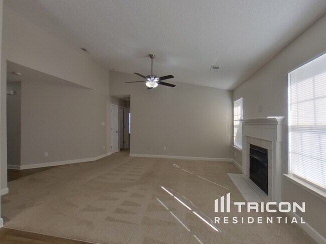 Building Photo - 2918 Brekonridge Centre Dr