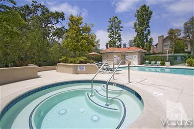 Building Photo - Oak Park Executive Home