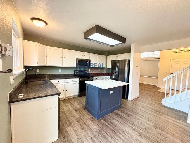 Foto del edificio - 17627 Cornish Pl