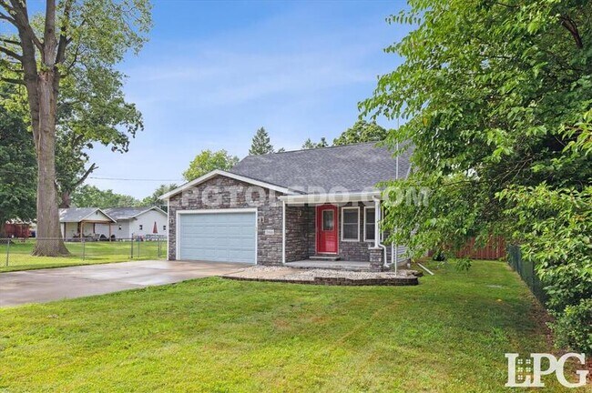 Foto del edificio - 7044 Springfield Dr