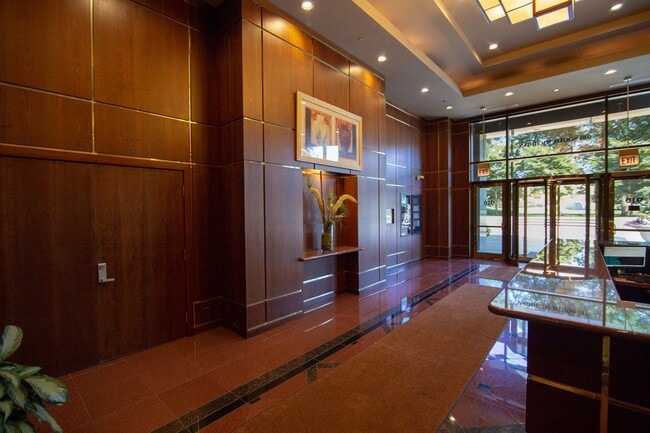 Photo - 910 S Michigan Ave Apartment