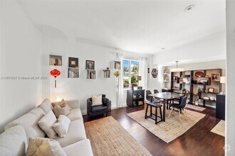 Building Photo - 100 Collins Ave
