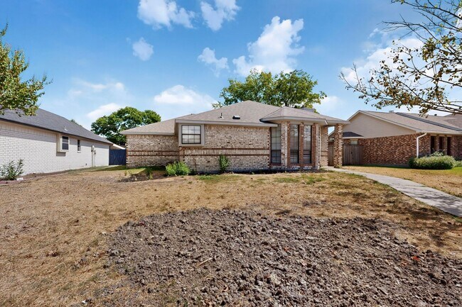 Building Photo - 2522 Larkspur Ln