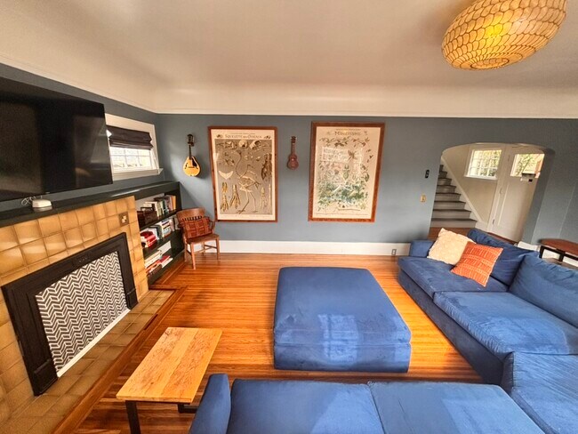 Sala de estar - 238 Mather St