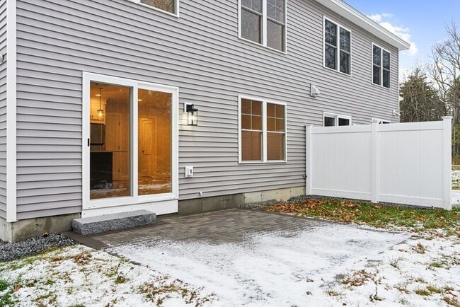 Building Photo - 24 Foliage Way