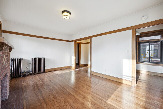 Foto del edificio - 3952 W Waveland Ave