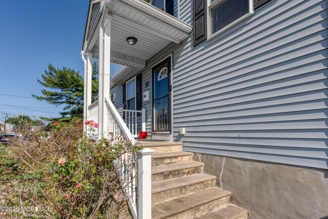Foto del edificio - 37 Monmouth Ave