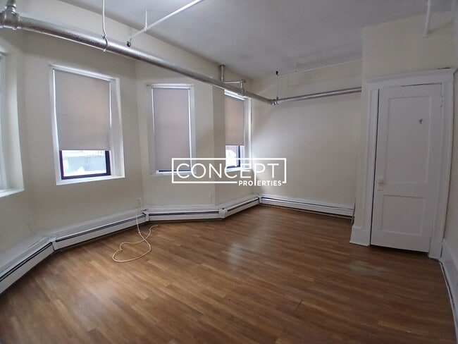 Building Photo - 1144 Commonwealth Ave