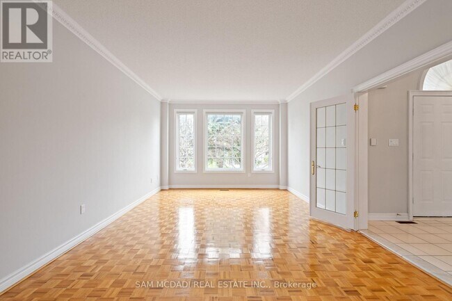 Building Photo - 2221 Robinwood Ct