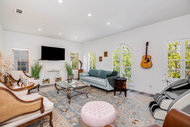 Foto del edificio - 1036 Hi Point St