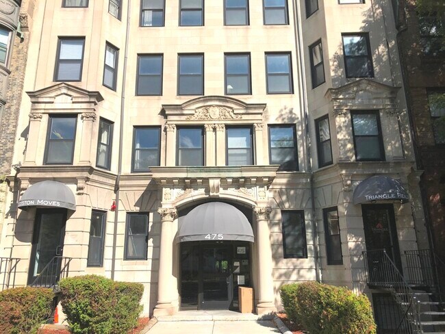 Foto del edificio - 475 Commonwealth Ave