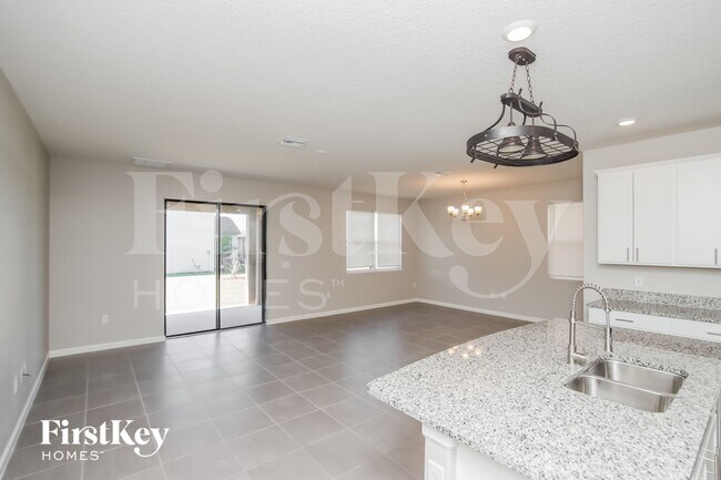 Foto del edificio - 4709 Alligator Flag Cir