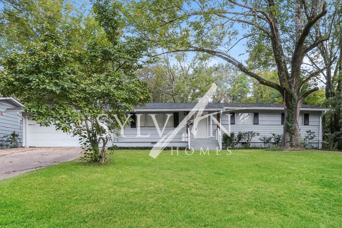Primary Photo - Feel welcome in this well-maintained 3BR 2...
