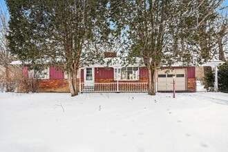 Building Photo - 3220 Lynne Ave