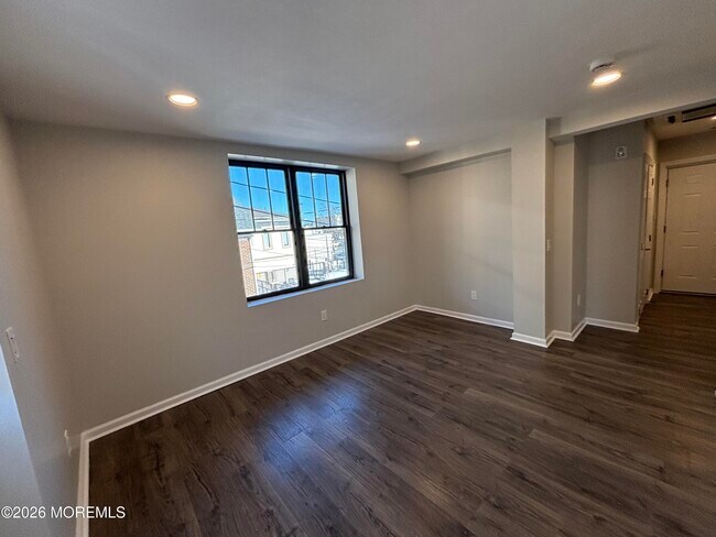 Building Photo - 21 Mechanic St