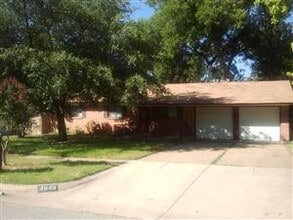 Building Photo - 4040 Driskell Blvd