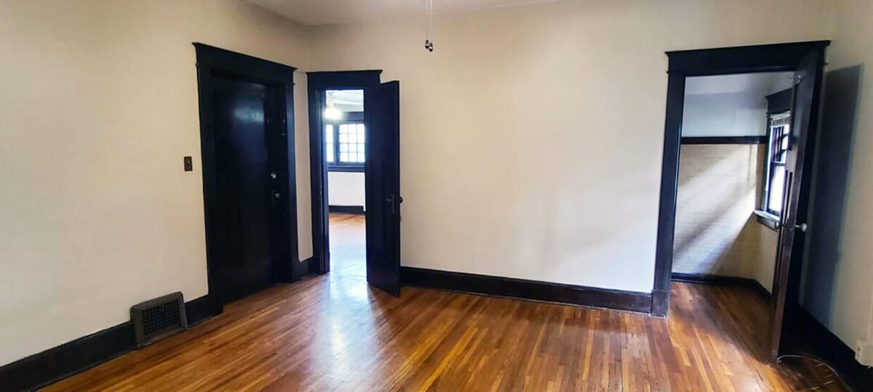 Primary Photo - 2217 Belmont Blvd