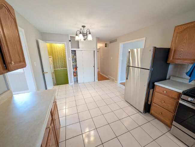 Foto del edificio - 7843 Jackson Ave