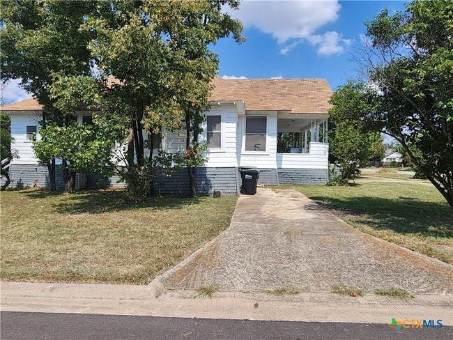 Building Photo - 820 S 15th St