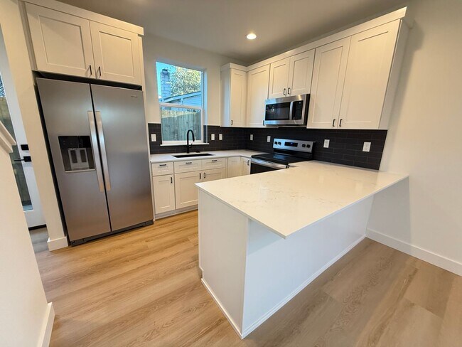 Building Photo - y413