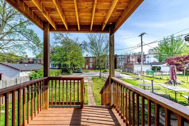 Building Photo - 3953 Tholozan Ave